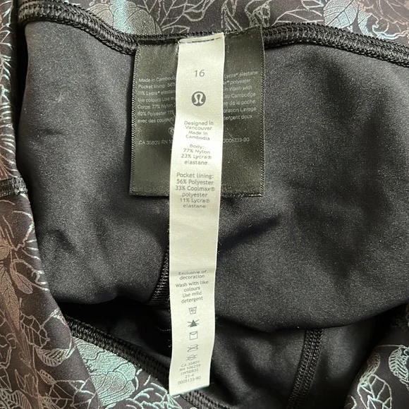 Lululemon Wunder Train High-Rise Tight 25" *Foil
Logo Flourish Black Iridescent - Picture 9 of 11